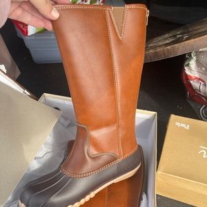 Ladies size 8 tall fleece lined duck boots